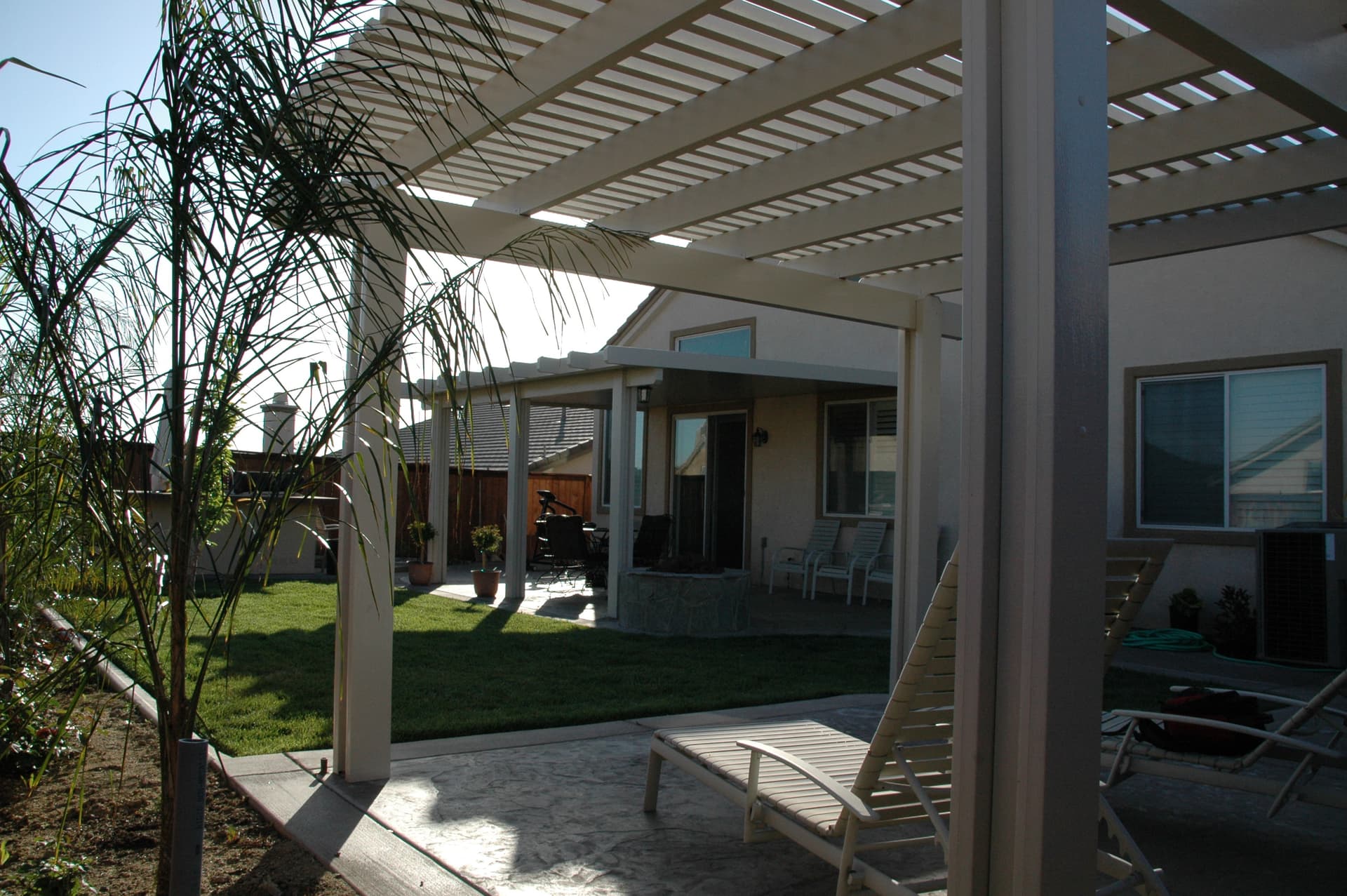 Carport Metall: Kostengünstige Alternative zur klassischen Garage