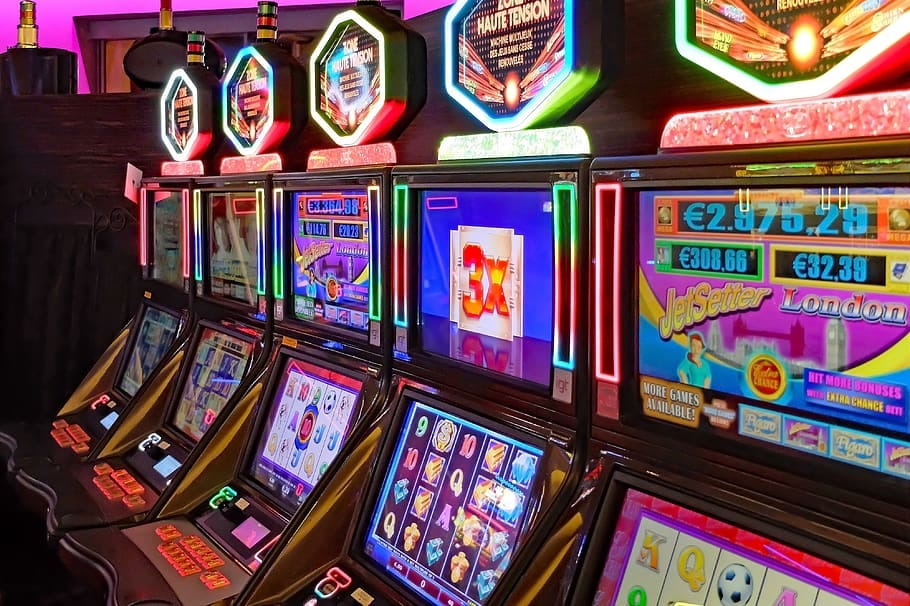 Die Entwicklung des Online-Casinos: Von klassischen Spielautomaten zu Live-Dealer-Spielen