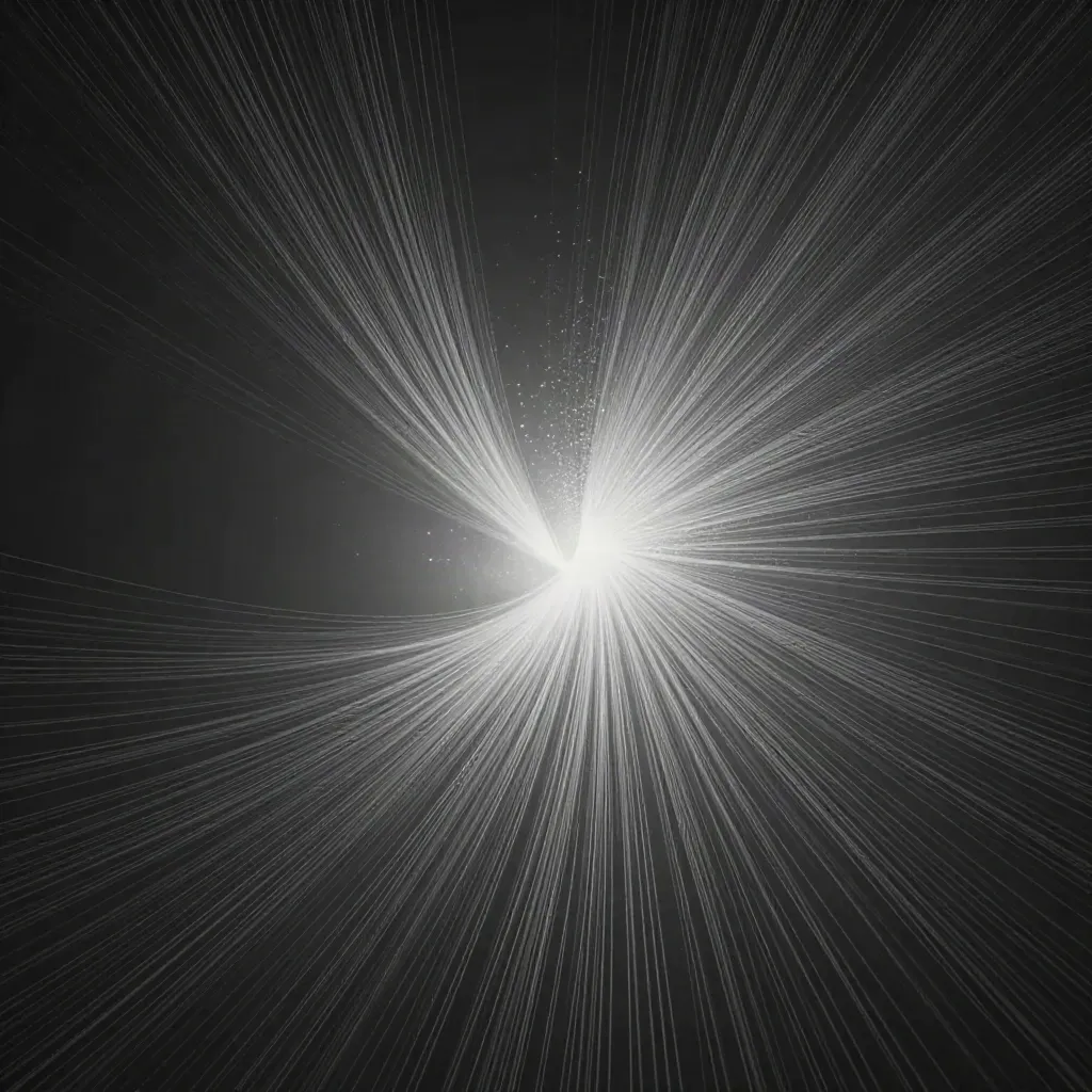 Silberne Lichtfäden bündeln sich in dunklem Raum mit hellem Fokuspunkt und viel Freifläche.